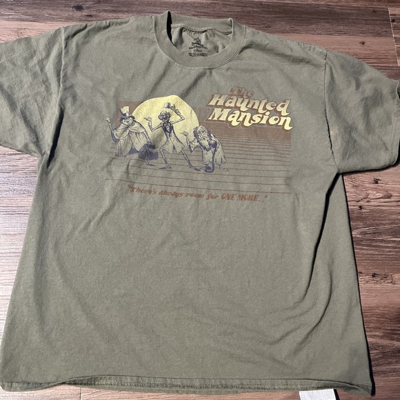 Disneyland Resort Other - THE HAUNTED MANSION‎ Licensed Distressed Disney  T-Shirt 2017 XL Preowned
